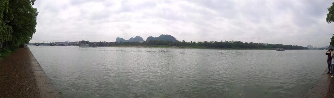 桂林山水甲天下,玉碧罗青意可参